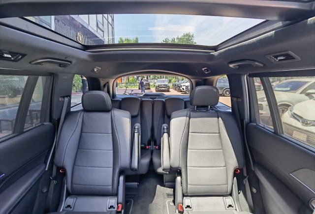 Siège capitaine de luxe à six places Mercedes-Benz GLS450 2022