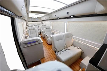 Le Toyota Coaster 2023 a un KTV intégré et le même siège pneumatique qu'Alphard!