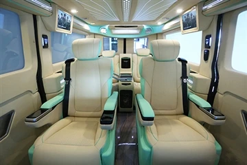 4 sièges de qualité aéronautique, 3 écrans ! Voiture de fonction Hofulo