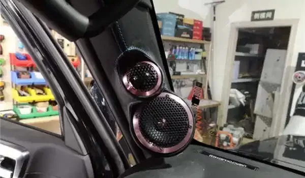 Avantages et inconvénients de la modification audio de la voiture