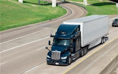 Aurora ouvre une voie de transport commercial pour les camions sans conducteur.