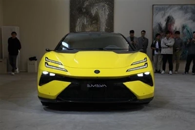Expérience statique de millions de supercars électriques pures Lotus Emeya