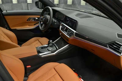 BMW a présenté une nouvelle version modifiée de la BMW 330i.