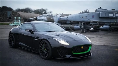 La Jaguar F-Type SVR modifiée par Lister a une puissance de freinage nominale...