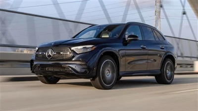 Ce qui rivalise avec le Mercedes GLC300